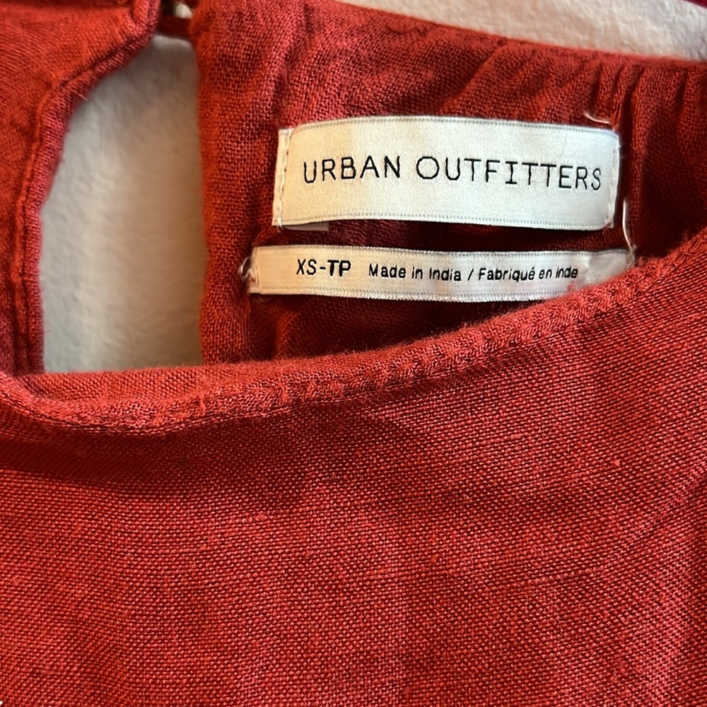 Urban Outfitters XS Lined Short-Sleeved Red Colored Dress Back Keyhole Belt - Picture 2 of 7
